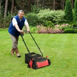 COSTWAY Scarificateur Electrique 1400W Débroussailleuse Electrique 32CM Avec Sac De Ramassage De 30L, 4 Hauteurs De Coupe Rouge -Scarificateur Soldes Boutique 17764207 4